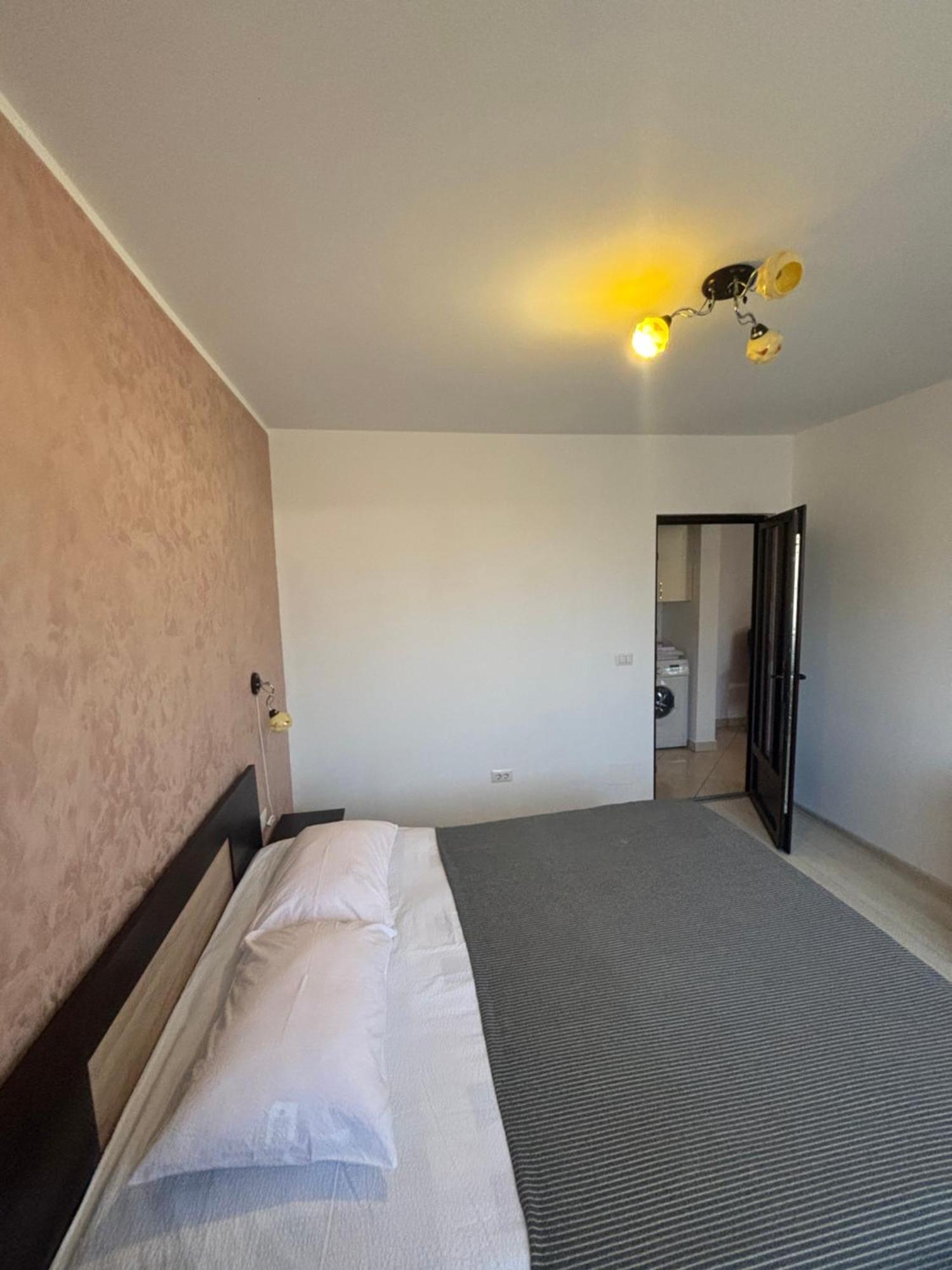 KM 0 Residence Piatra Neamţ Exterior foto
